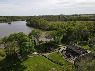 Propriété - 260 m² - 11 pièces