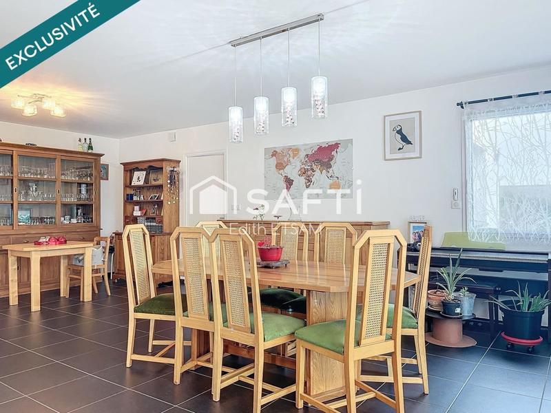 Maison - 220 m² - 8 pièces