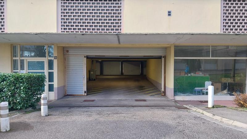 Parking / Garage - 15 m²