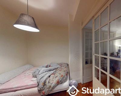 Chambre - 90 m² - 1 pièce