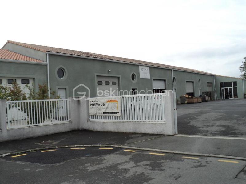 Local d'activité / Entrepôt - 171 m² - 4 pièces