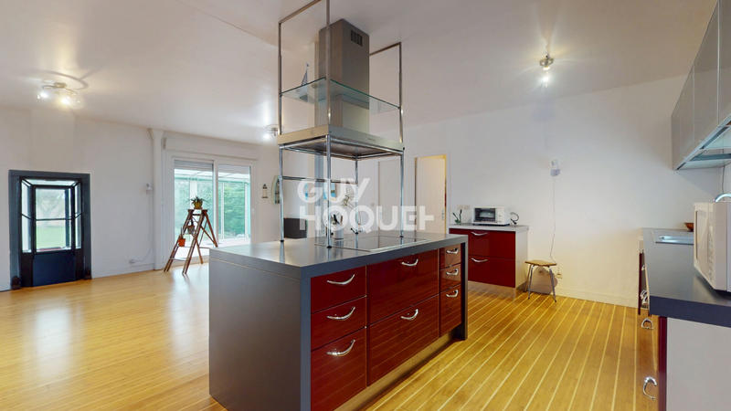 Maison - 200 m² - 7 pièces