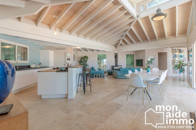 Maison contemporaine - 227 m² - 7 pièces