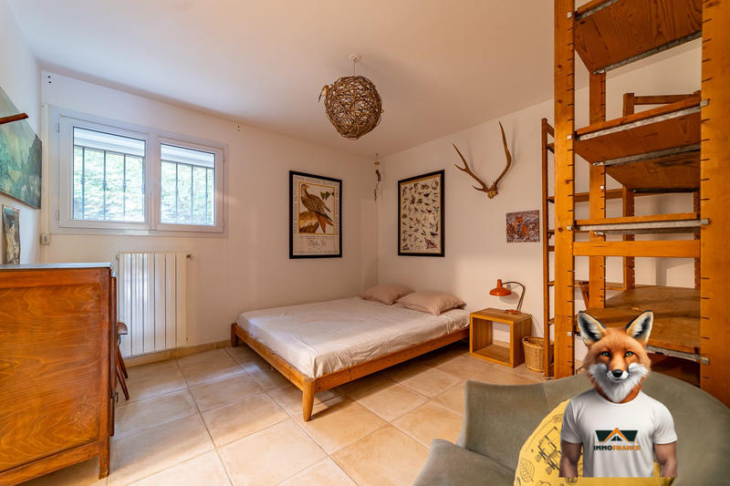 Maison traditionnelle - 266 m² - 10 pièces