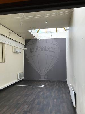 Local commercial - 110 m² - 4 pièces