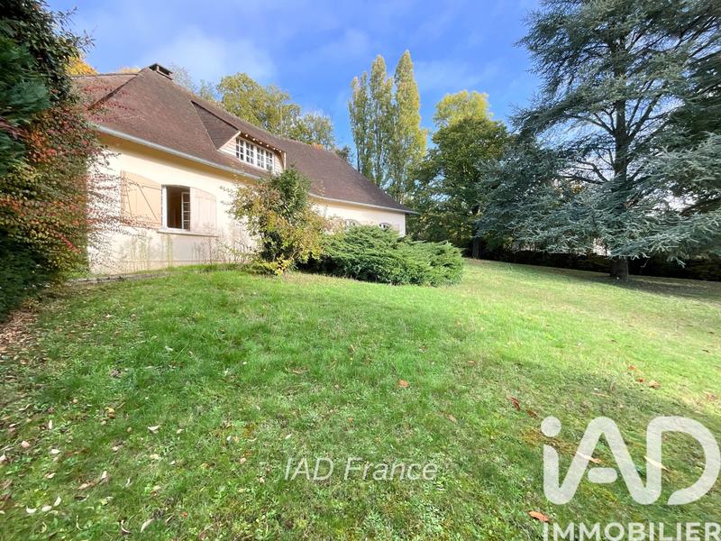 Maison - 225 m² - 8 pièces