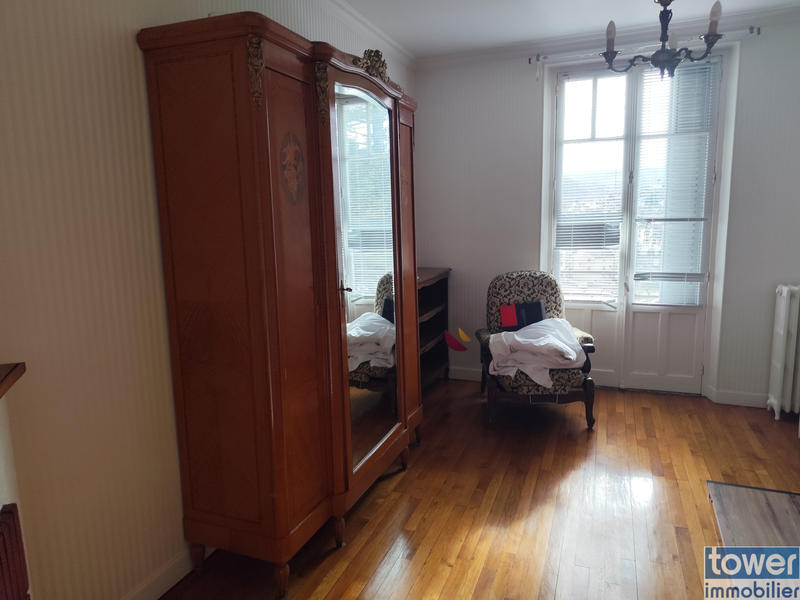 Maison - 224 m² - 8 pièces