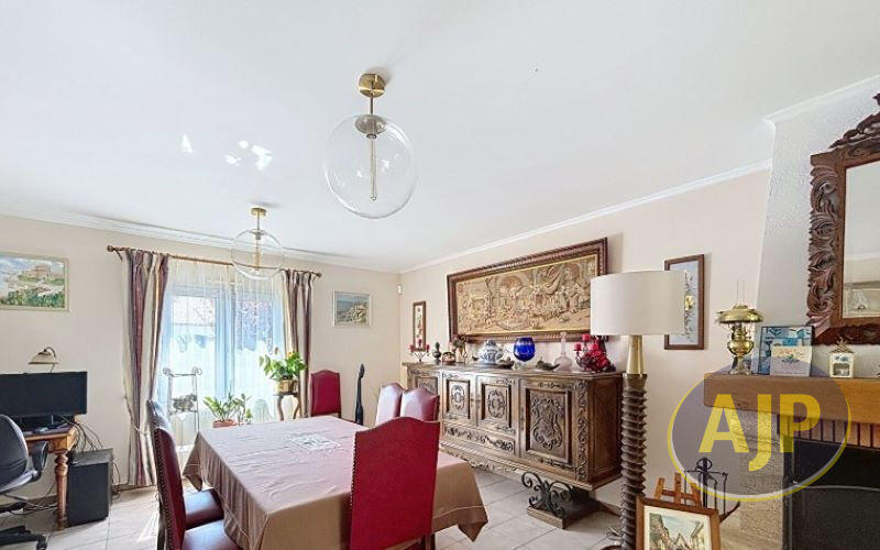 Maison - 96 m² - 4 pièces