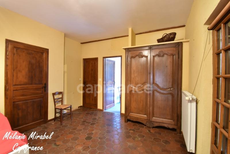 Maison - 184 m² - 7 pièces