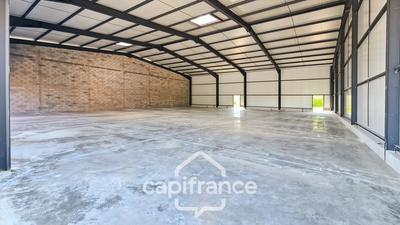 Local commercial - 600 m² - 1 pièce