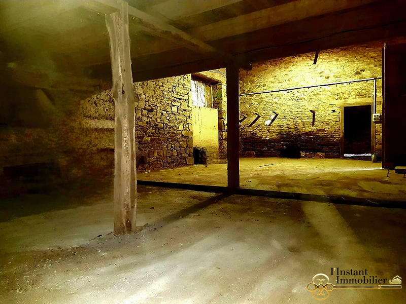 Maison - 300 m² - 6 pièces