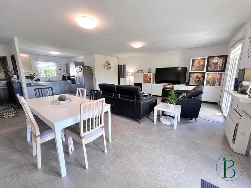 Villa - 121 m² - 6 pièces