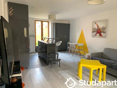 Chambre - 10 m² - 1 pièce