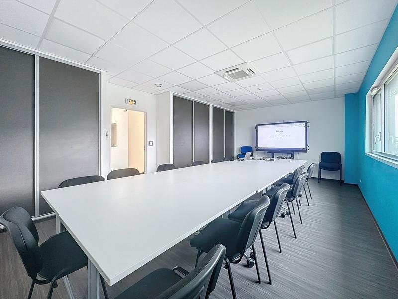 Bureau - 143 m² - 7 pièces