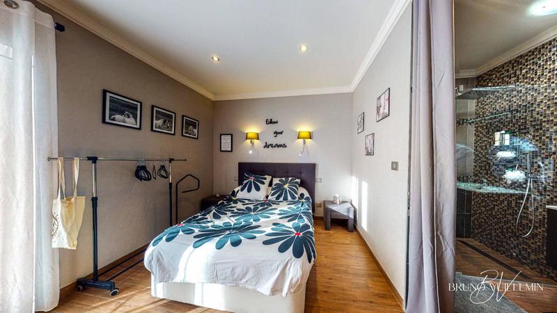 Villa - 285 m² - 12 pièces