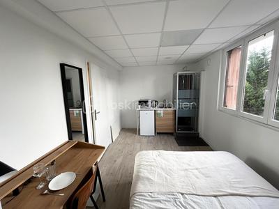 Studio - 11 m² - 1 pièce