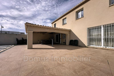 Maison - 200 m² - 7 pièces