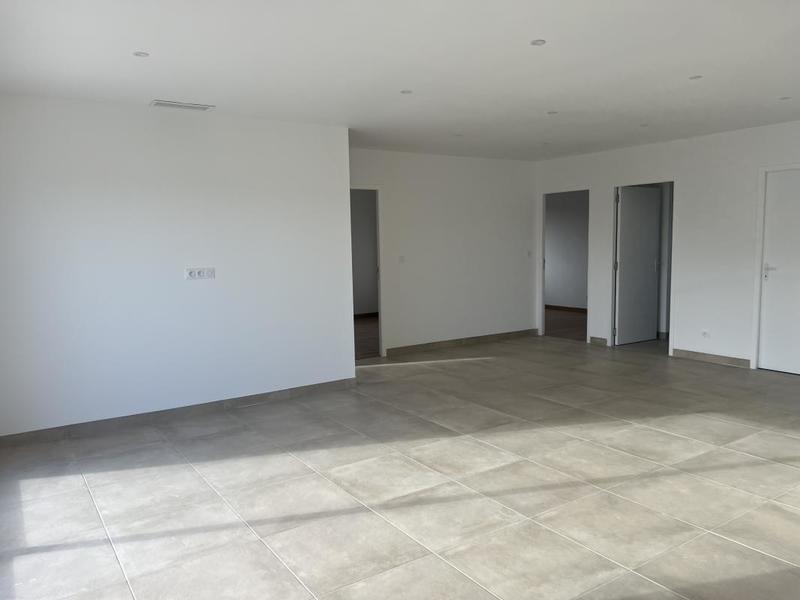 Propriété - 107 m² - 4 pièces