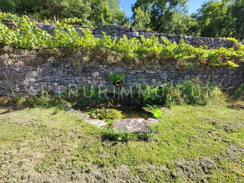 Maison - 374 m² - 11 pièces