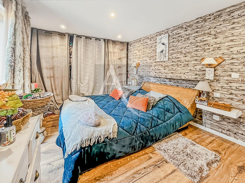 Maison - 180 m² - 6 pièces