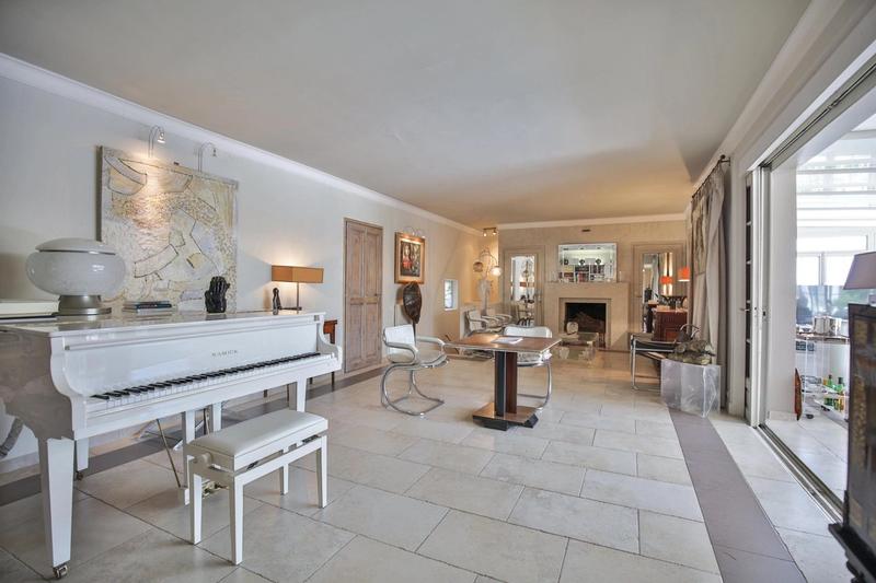 Villa - 245 m² - 7 pièces