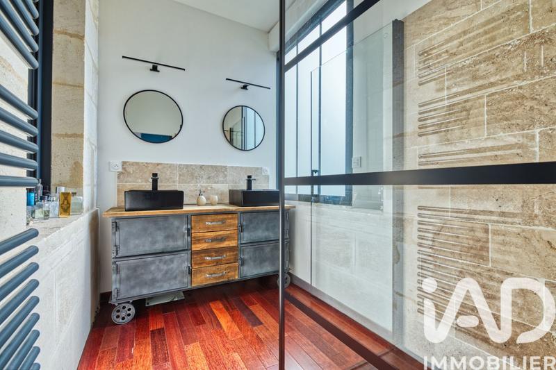 Maison - 250 m² - 7 pièces