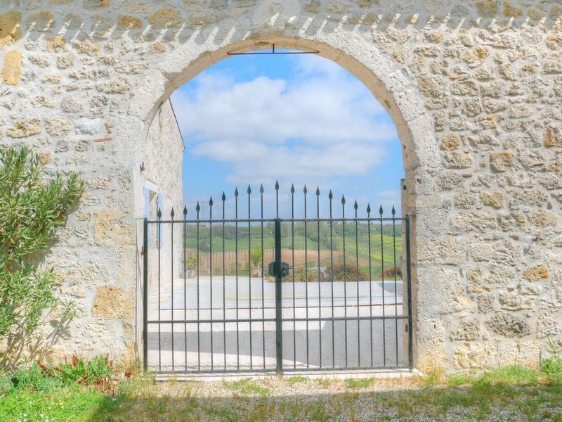 Maison - 350 m² - 11 pièces