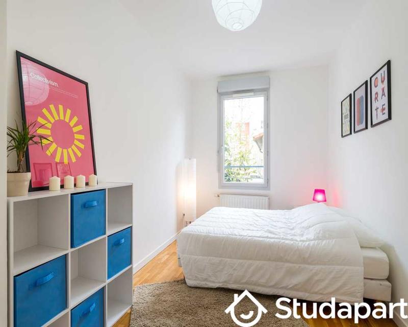 Chambre - 100 m² - 1 pièce