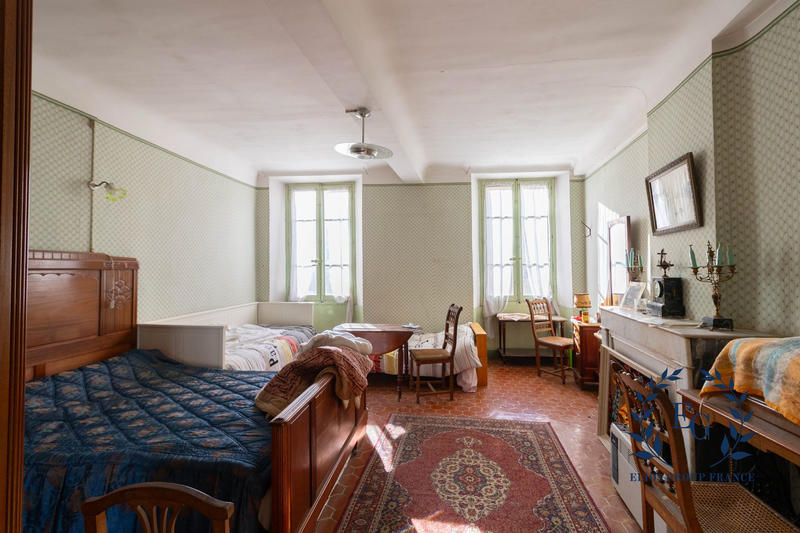 Maison - 193 m² - 8 pièces