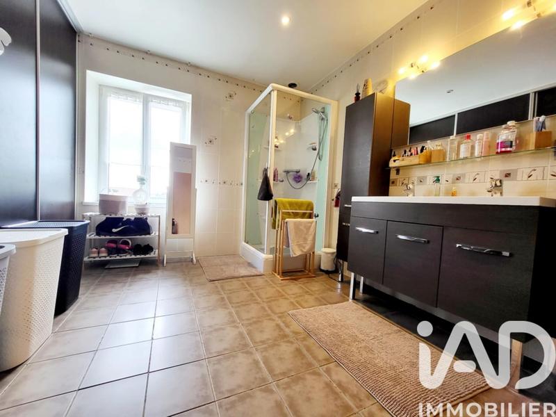 Maison - 220 m² - 7 pièces