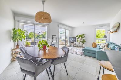 Appartement - 93 m² - 4 pièces