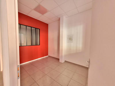Local commercial - 92 m² - 2 pièces