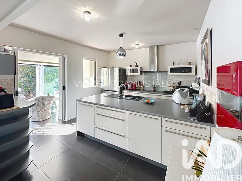 Maison - 177 m² - 6 pièces