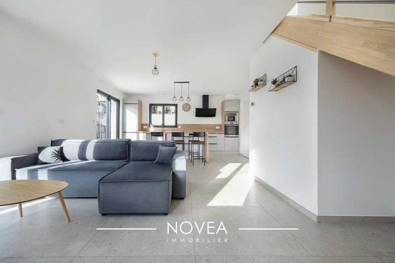 Maison - 95 m² - 4 pièces