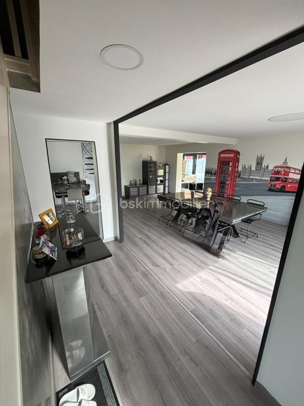 Maison traditionnelle - 168 m² - 6 pièces