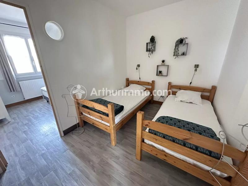 Maison - 239 m² - 8 pièces