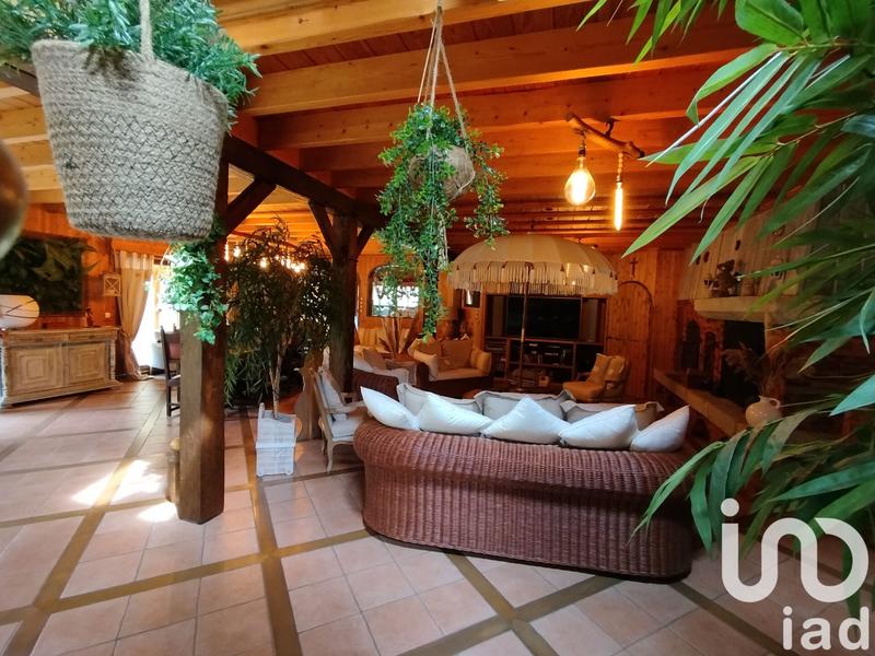 Maison - 351 m² - 12 pièces