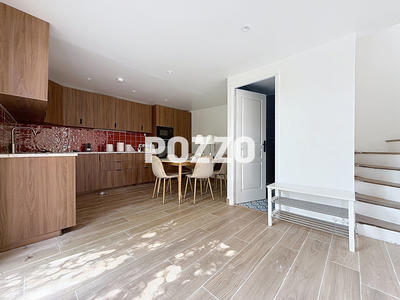 Maison - 90 m² - 5 pièces