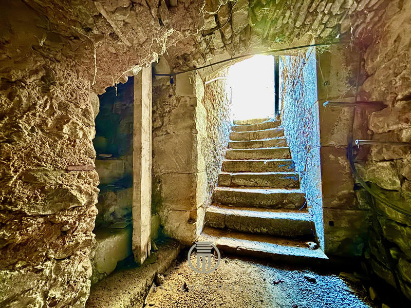 Maison - 275 m² - 5 pièces