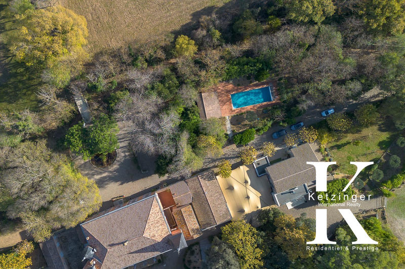 Château - 1 450 m² - 28 pièces