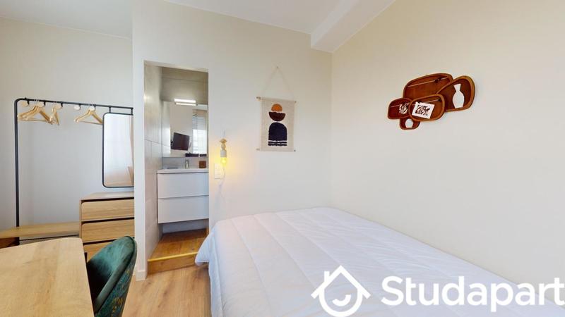 Chambre - 11 m² - 1 pièce