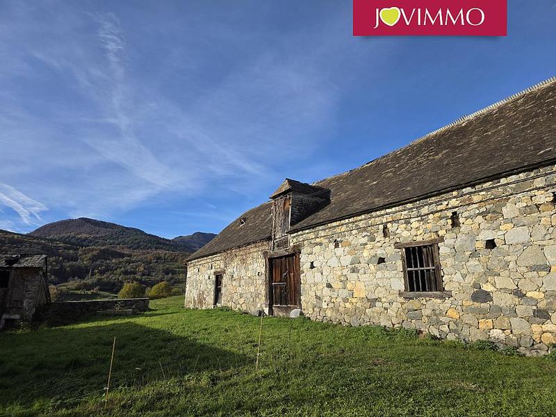 Maison - 300 m² - 1 pièce