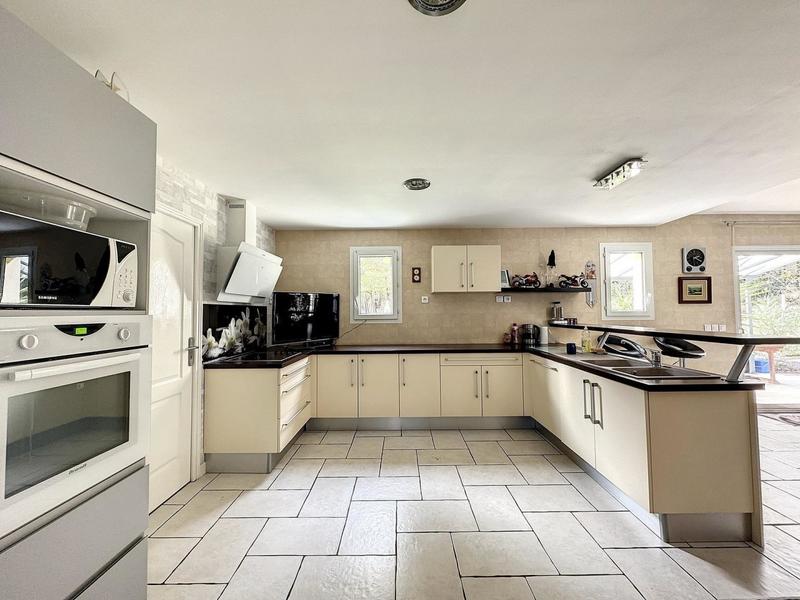 Maison - 182 m² - 6 pièces