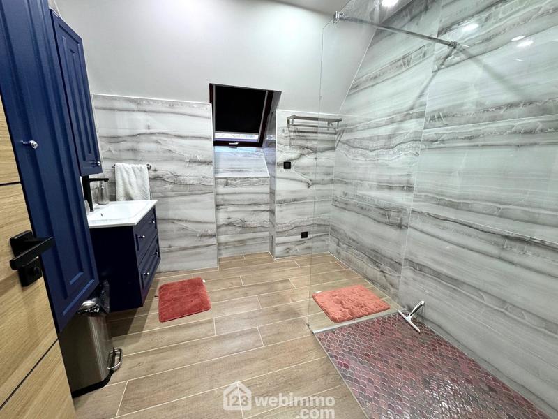 Maison - 200 m² - 7 pièces