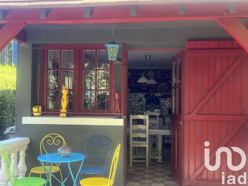 Maison - 180 m² - 8 pièces