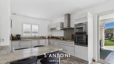 Maison - 144 m² - 4 pièces