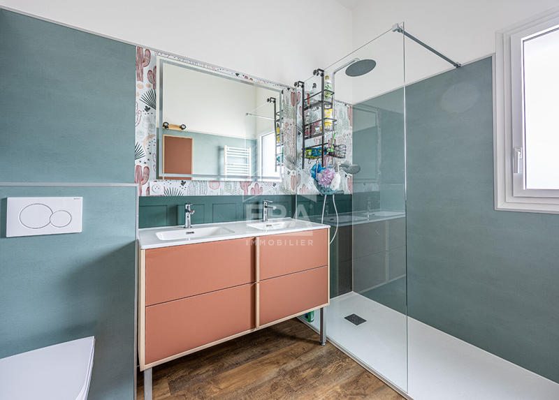 Maison - 207 m² - 7 pièces