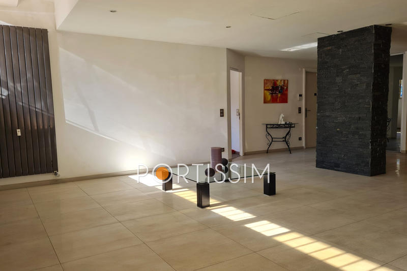 Appartement - 93 m² - 3 pièces