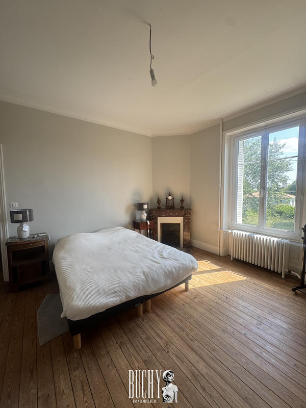 Maison - 338 m² - 12 pièces