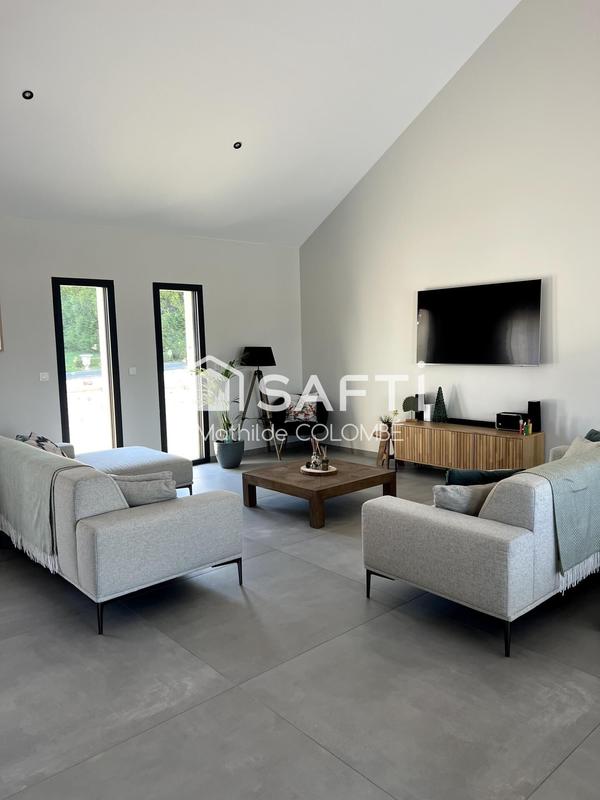 Maison - 201 m² - 9 pièces